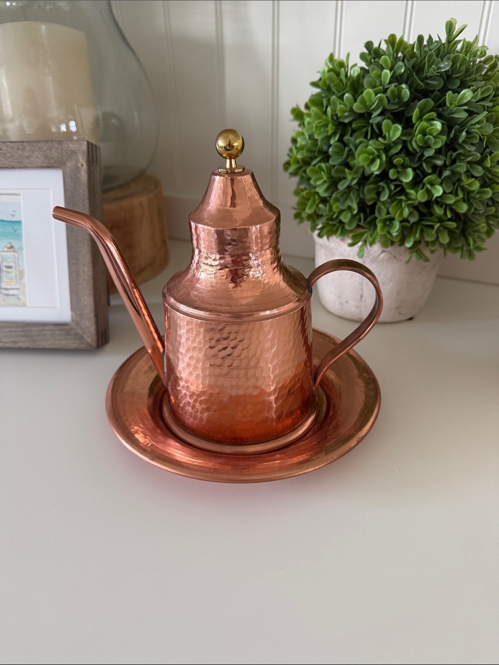 Hammered Copper Oil Pourer with Tray - Copper Finish.